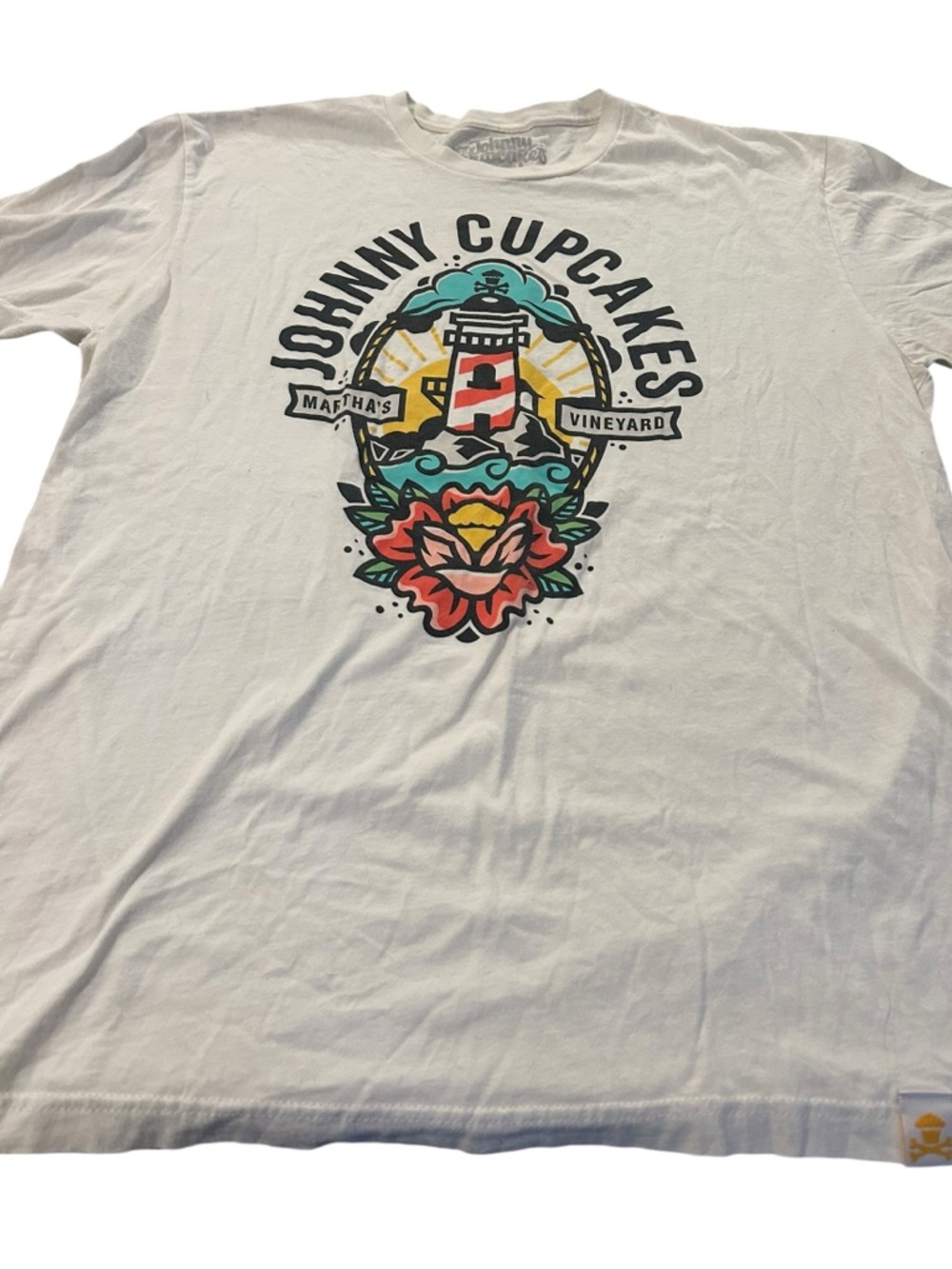 Johnny Cupcakes Martha’s Vineyard xl